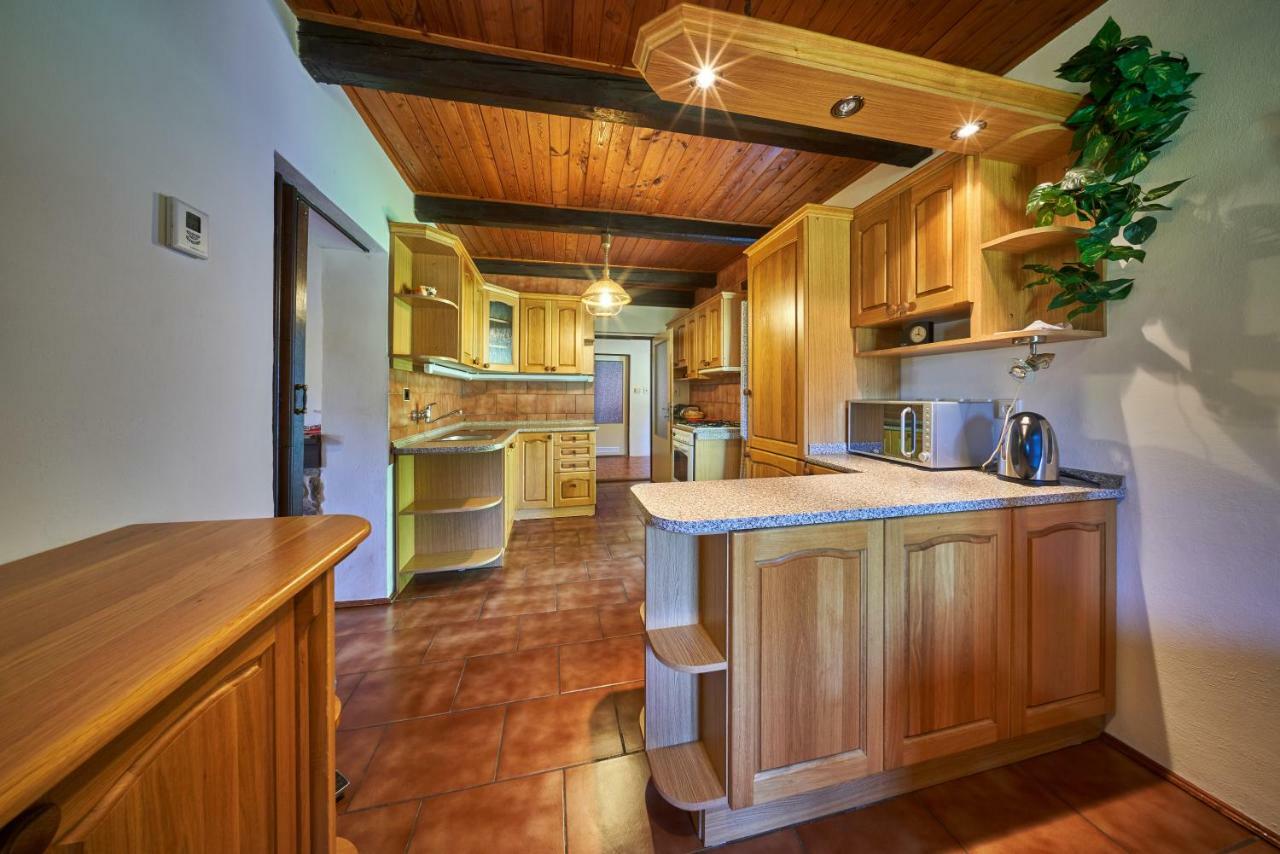 Penzion Pod Lesem Hotel Hodkovice ภายนอก รูปภาพ
